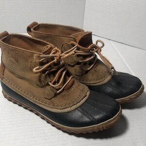 SOREL Out N About Leather Waterproof Short Duck Boots Youth Size 4